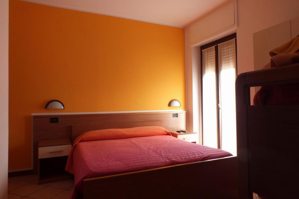 Room image 2